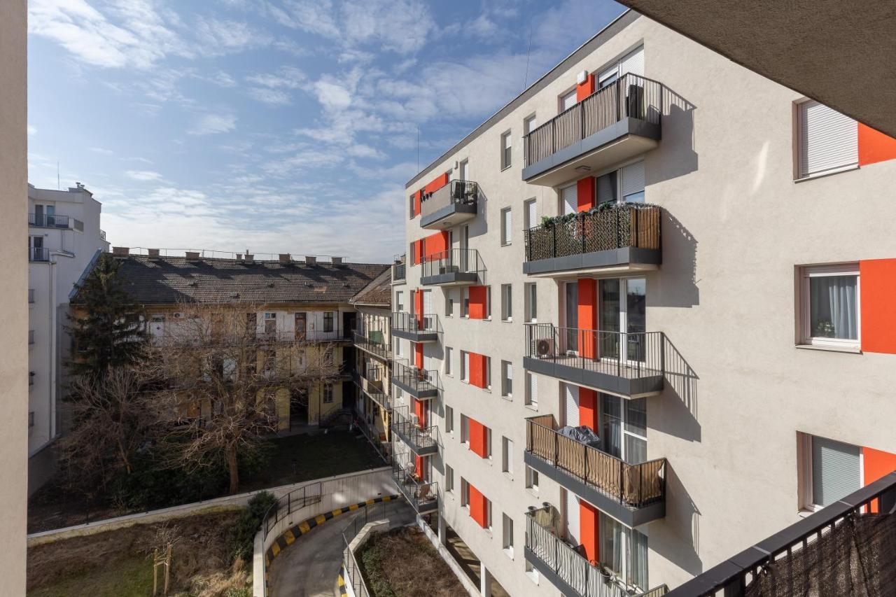 All You Need In Bp - Garage, Terraces, Aircon Budapest Bagian luar foto