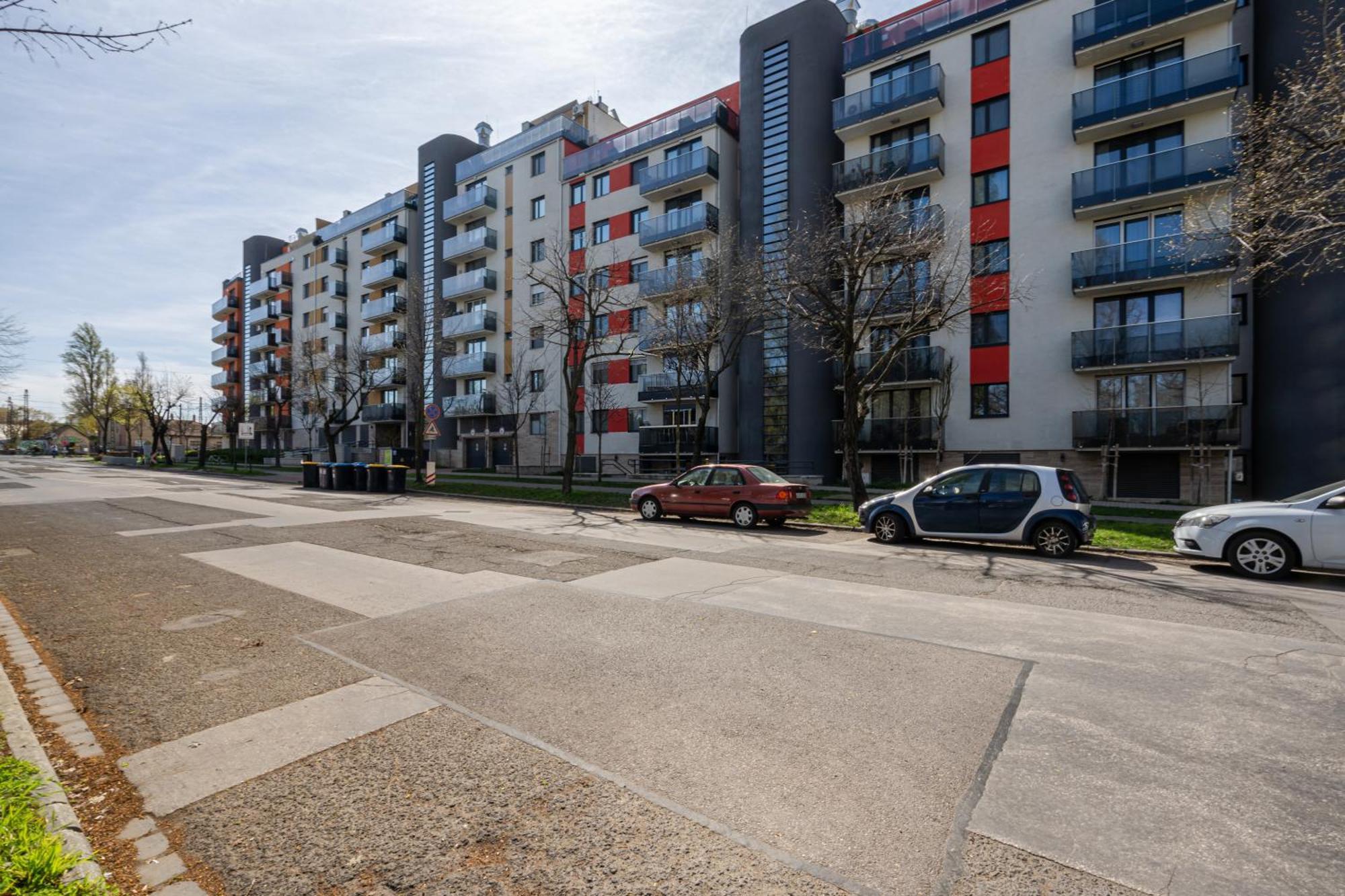 All You Need In Bp - Garage, Terraces, Aircon Budapest Bagian luar foto
